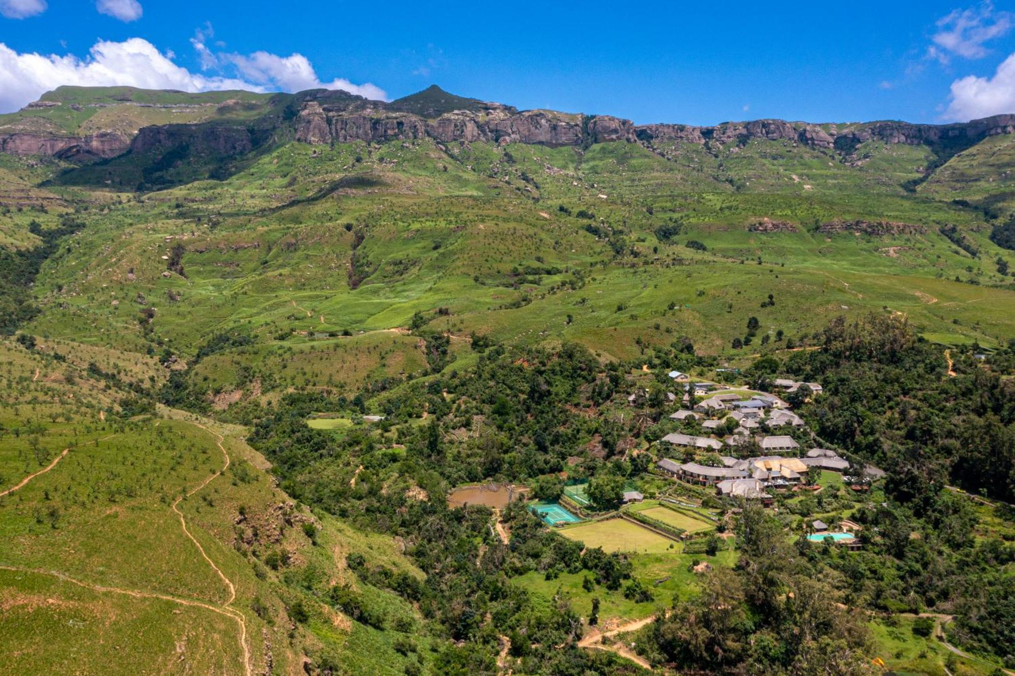 Cavern Resort & Spa Бергвил Екстериор снимка