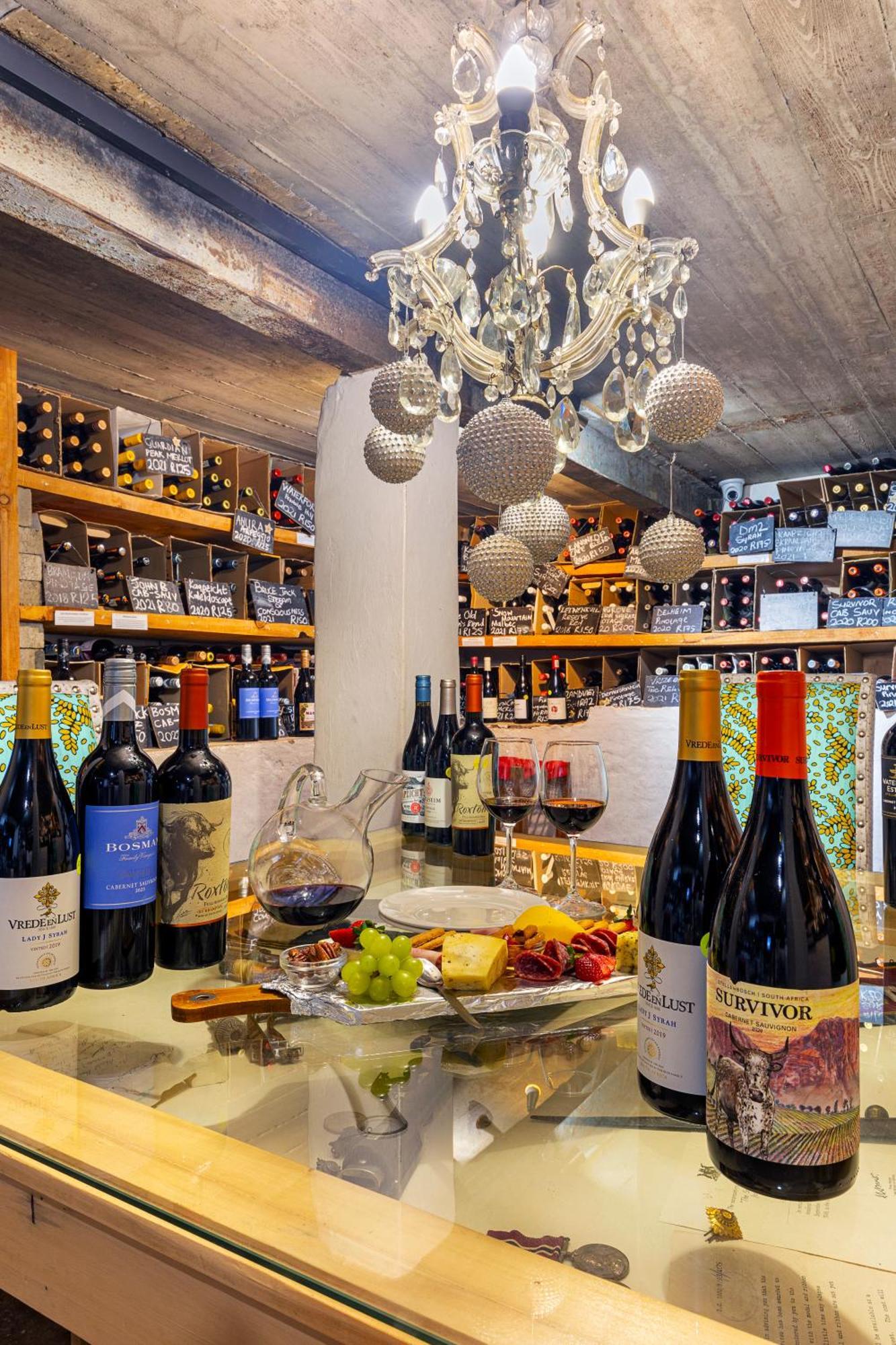 Cavern Resort & Spa Бергвил Екстериор снимка